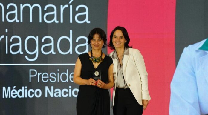 FOTO PREMIO 100 MUJERES LÍDERES